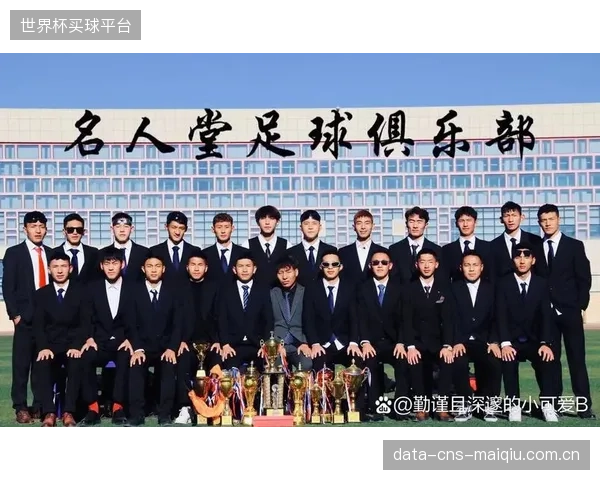 作为队内经验最丰富的球员，凯西需要在场上扮演精神领袖，引导年轻球员适应世界杯的压力。